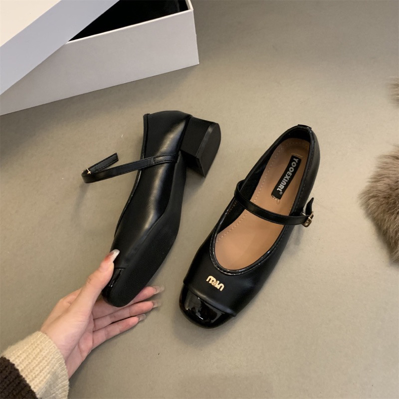 Giày mary Jane mũi tròn phối bóng mùa thu 2023