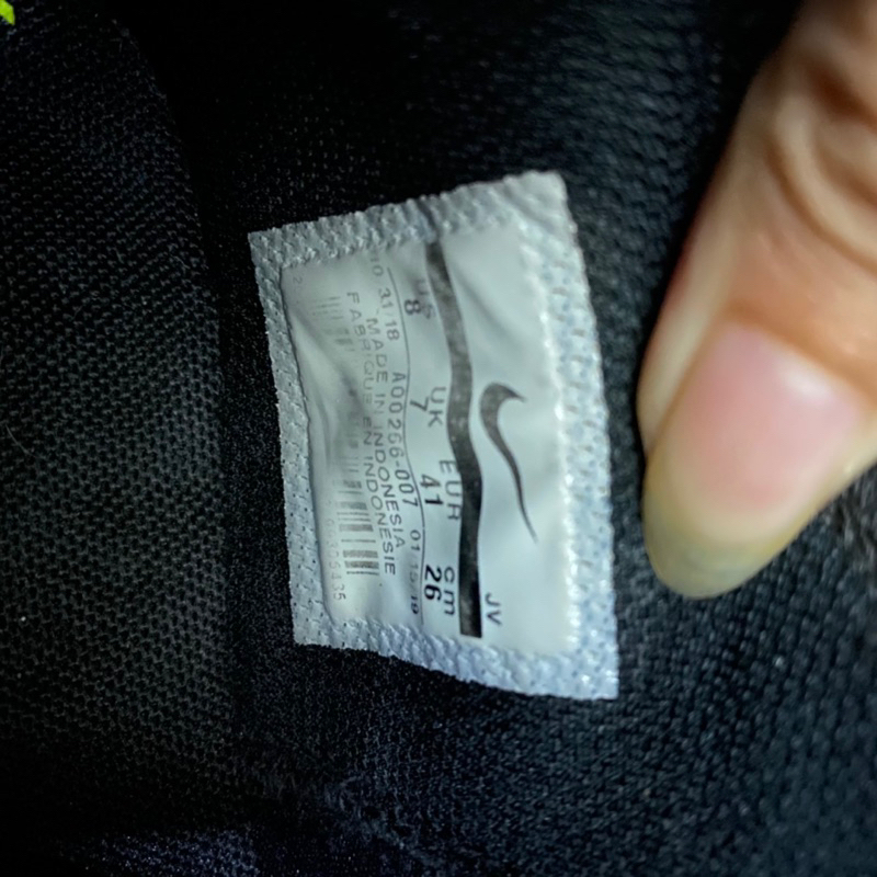 Giày chính hãng đã qua sử dụng