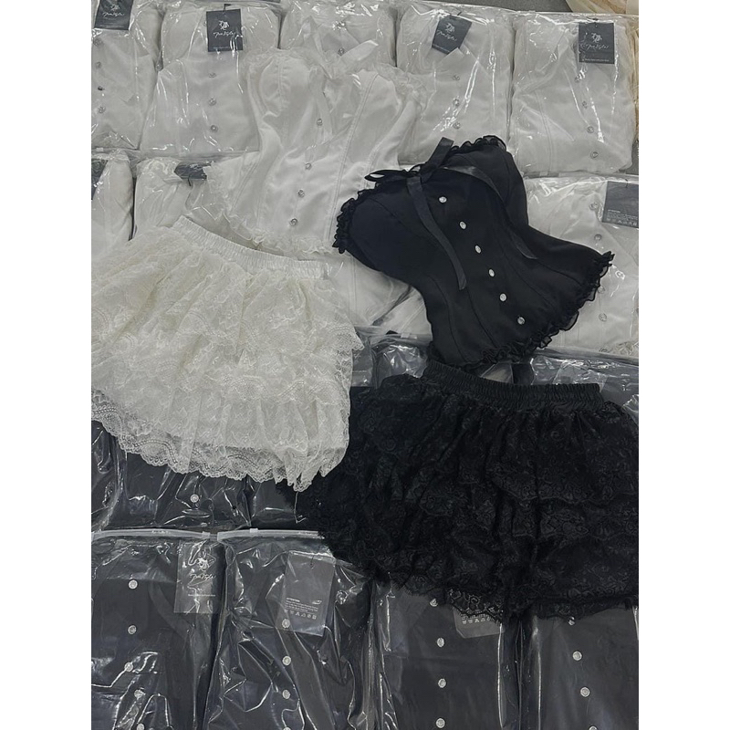 Set áo cúp ngực bèo đan dây lưng chân váy ren tầng