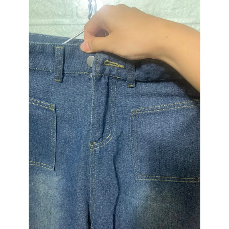 Quần jean nữ màu retro