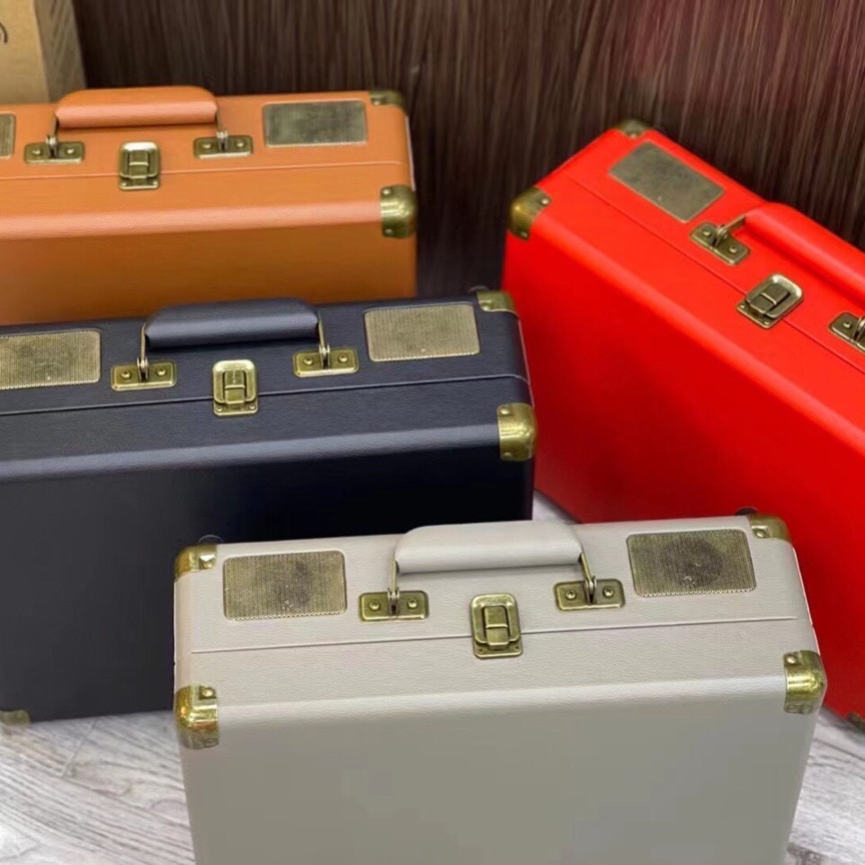 Loa Va Li Sách Tay Karaoke SORDA SD 2109 Thiết Kế Hình Chữ Nhật , Tích Hợp 2 Micro Không Dây Cao Cấp, Độ Bền Cao.