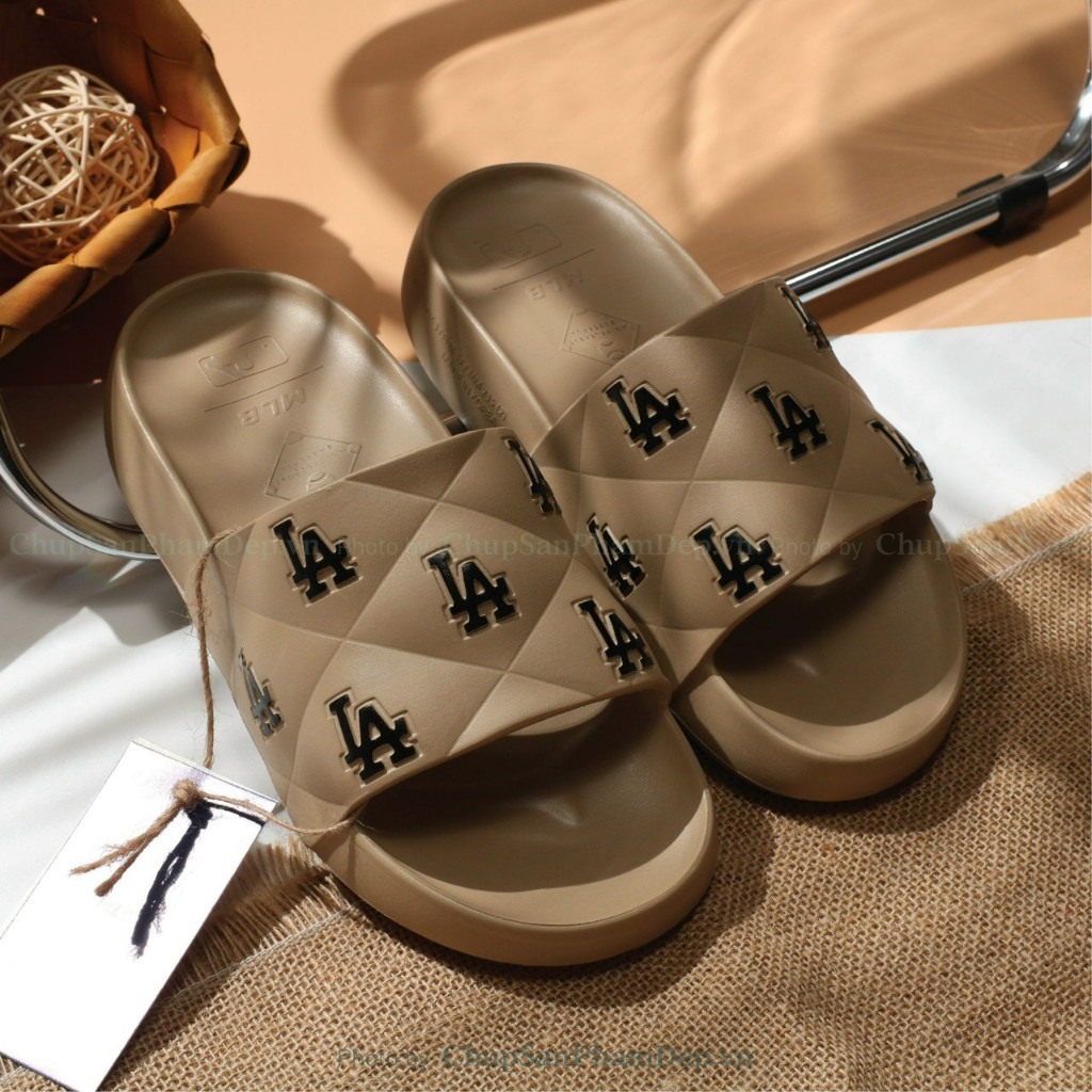 Dép quai ngang nữ MLB hot trend 2023