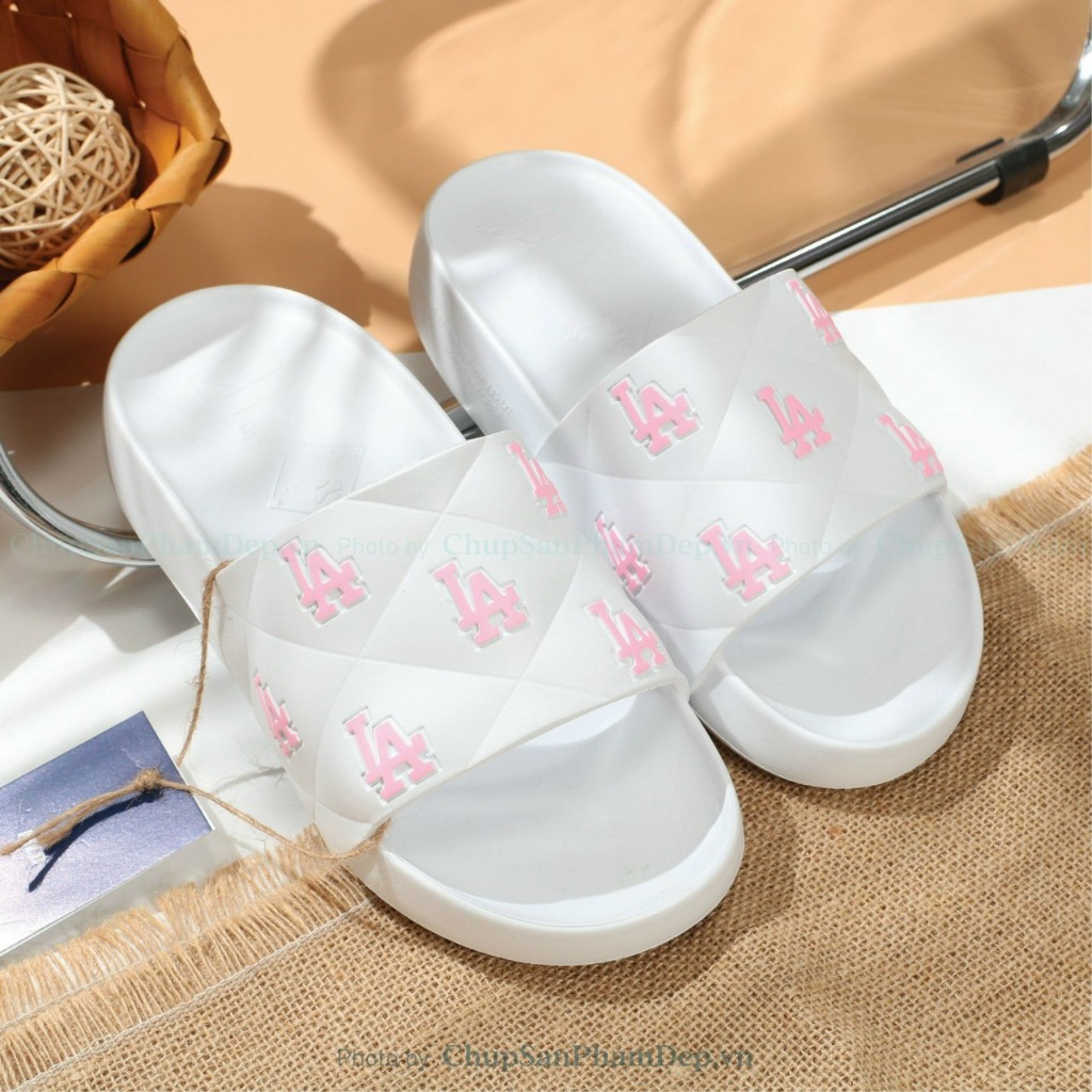 Dép quai ngang nữ MLB hot trend 2023