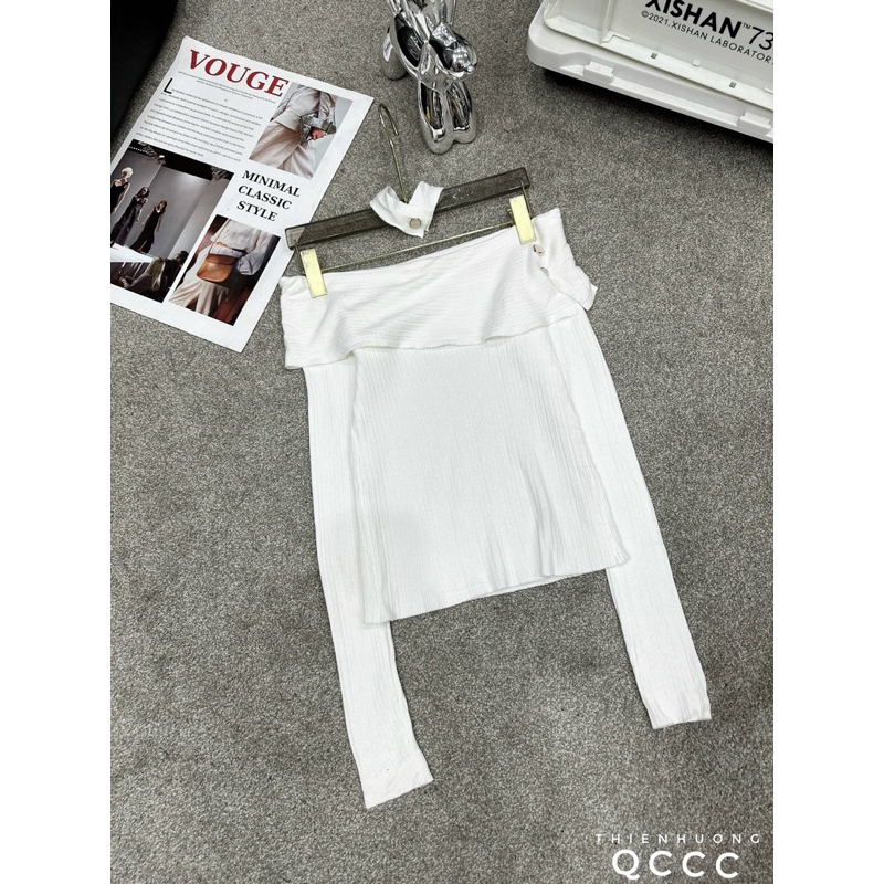 Áo len trễ vai kèm choker QC