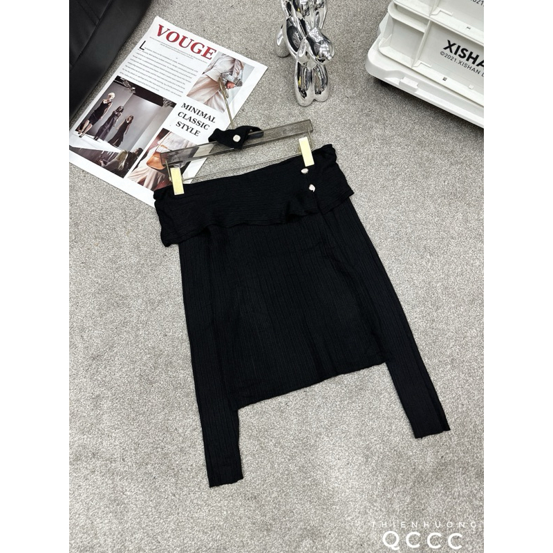 Áo len trễ vai kèm choker QC