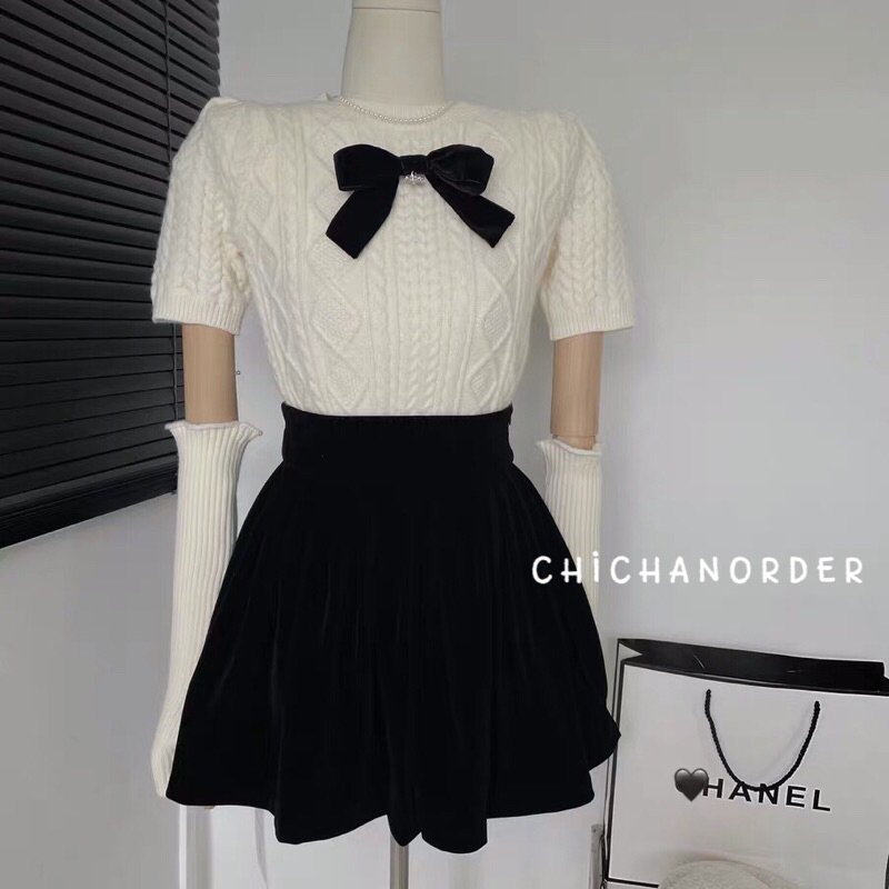 Chân váy nhung dáng xoè tôn eo