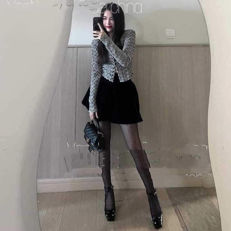 Chân váy nhung dáng xoè tôn eo