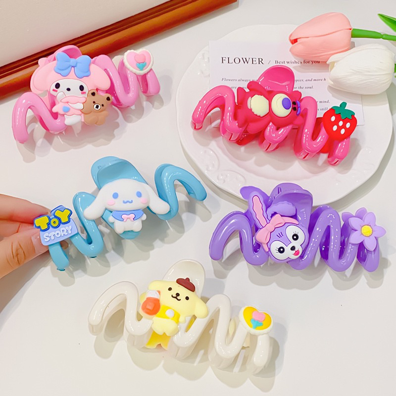 Kẹp Tóc Gợn Sóng Hình Gấu Dâu / Toy Story