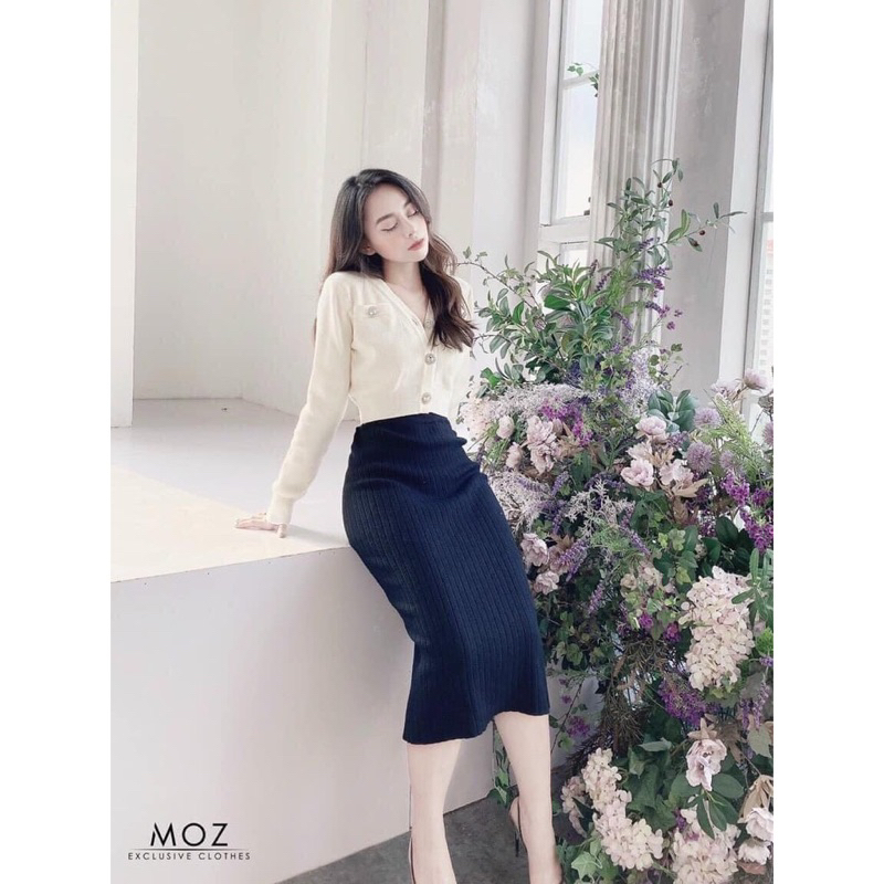 Chân váy len đũa xẻ sau - dài 68cm qua gối