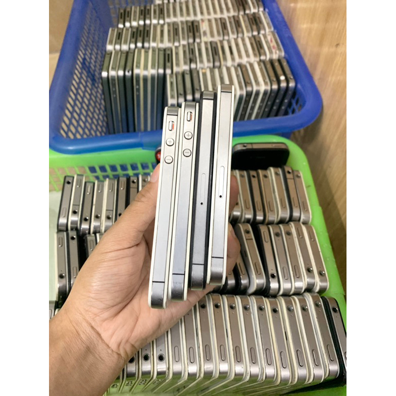 Điện thoại 4s sưu tầm,có cáp sạc