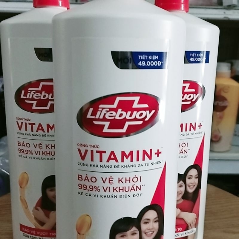 Sữa tắm lifebuoy 1kg bảo vệ và chăm sóc da khỏi vi khuẩn.