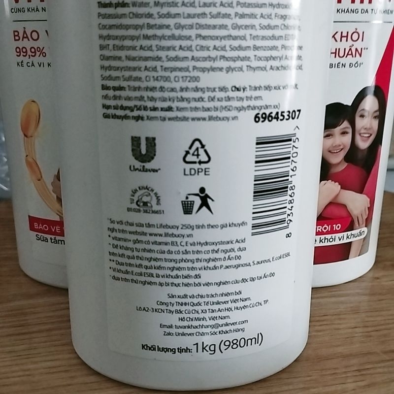 Sữa tắm lifebuoy 1kg bảo vệ và chăm sóc da khỏi vi khuẩn.