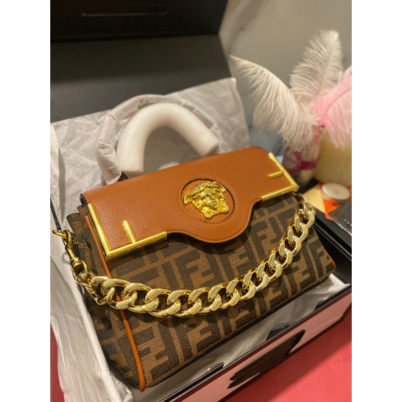 Túi xách hoạ tiết