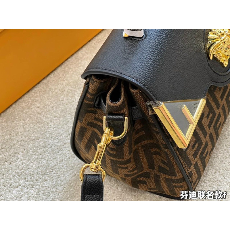 Túi xách hoạ tiết