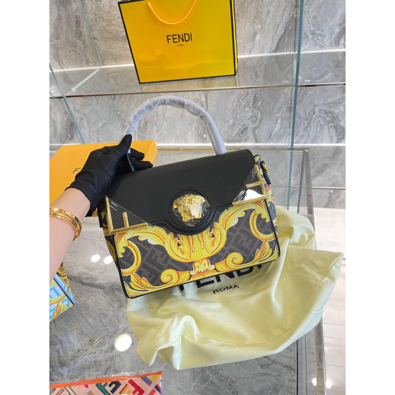 Túi xách hoạ tiết