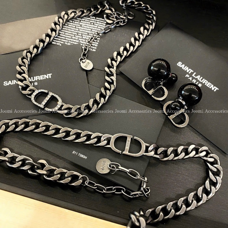 Vòng Cổ / Choker / Khuyên Tai CD Đen Xịn Nét Như Hàng Siêu Cấp (Loại 1)