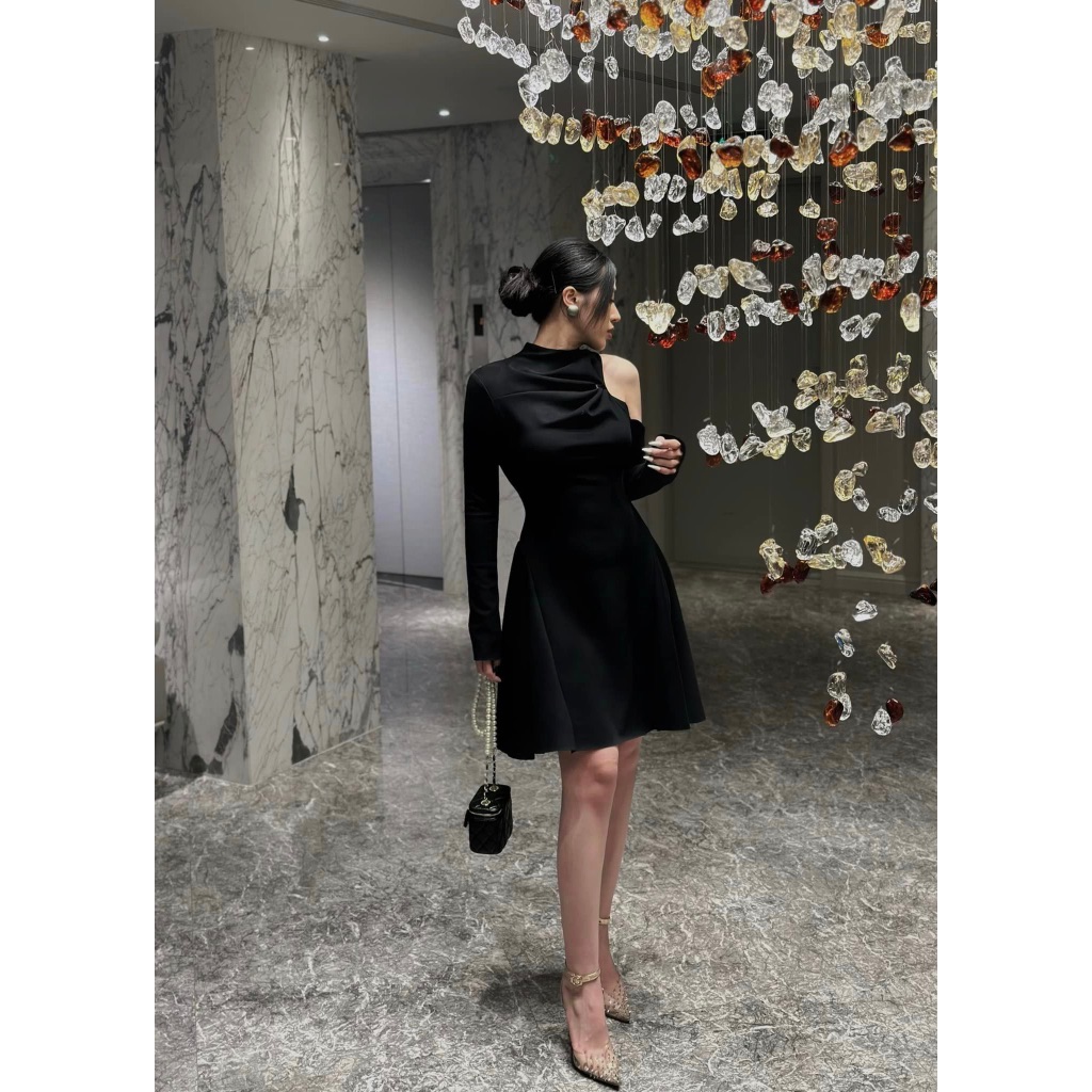 Váy cut-out tay dài 𝐀𝐒𝐇𝐘𝐋𝐄𝐘 chân xoè