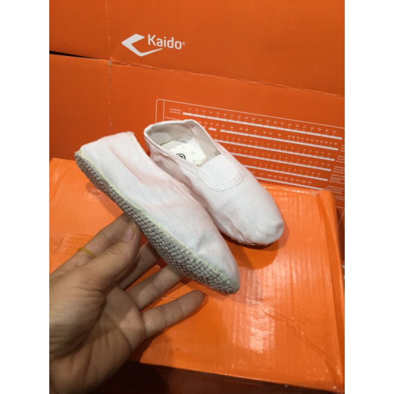 Giày ba ta đế trắng mỏng