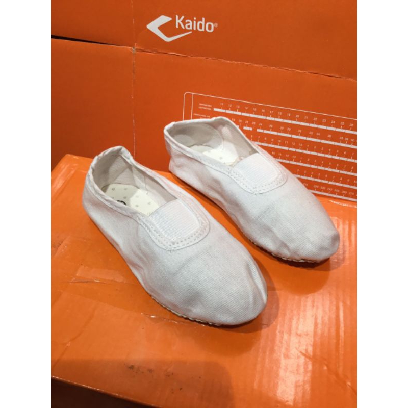 Giày ba ta đế trắng mỏng