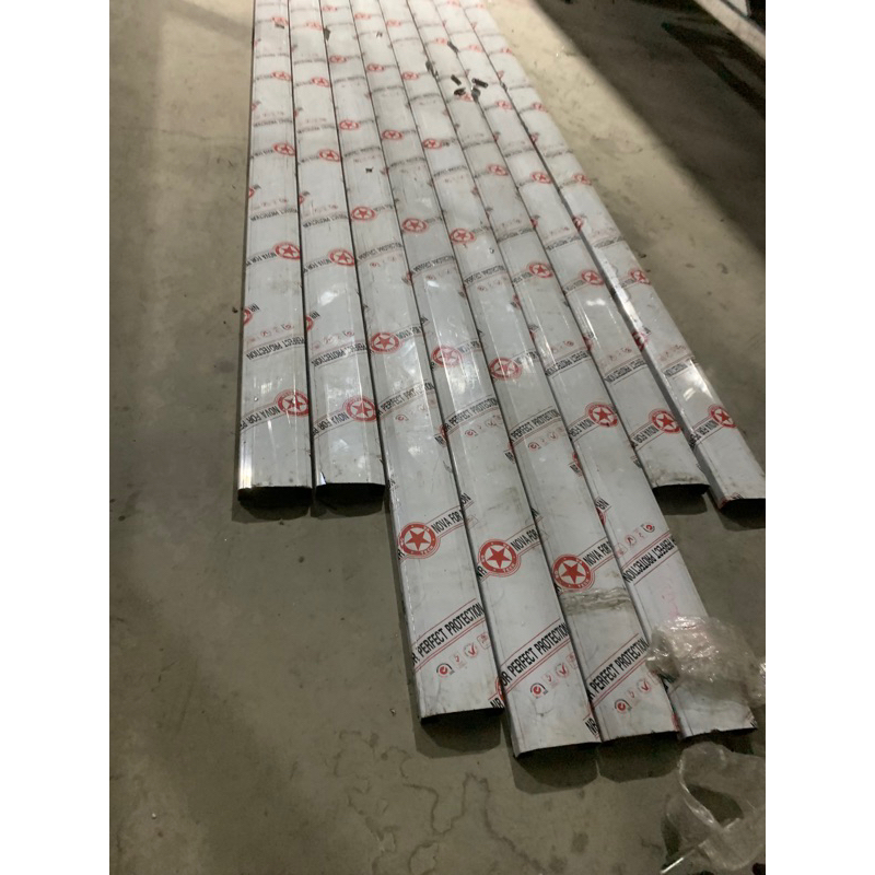 Cản hông xe tải