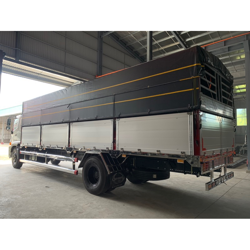 Cản hông xe tải