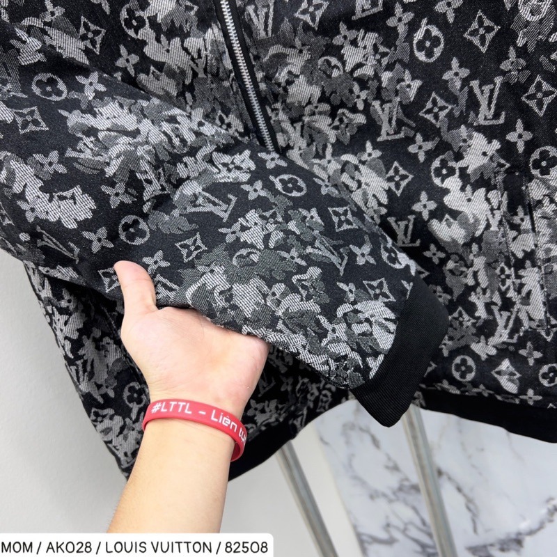 Áo Khoác Bomber LV Loang 2 Lớp Vải Bò Cao Cấp-Bomber Lv Loang Xanh Hàng Đẹp Chuẩn Form