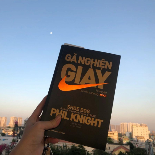 Sách - Gã nghiện giày
