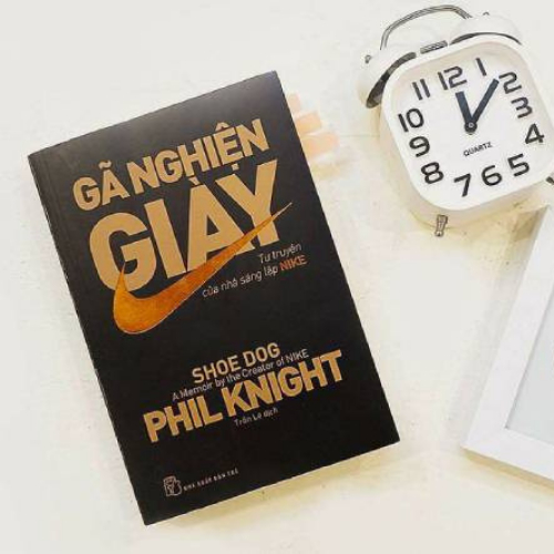 Sách - Gã nghiện giày