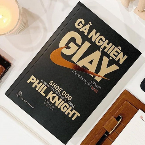 Sách - Gã nghiện giày
