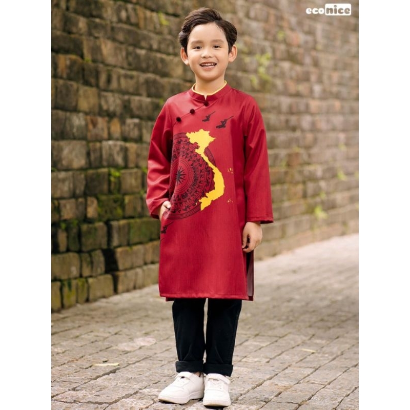 Áo dài cách tân in hình bản đồ, trống đồng Việt Nam