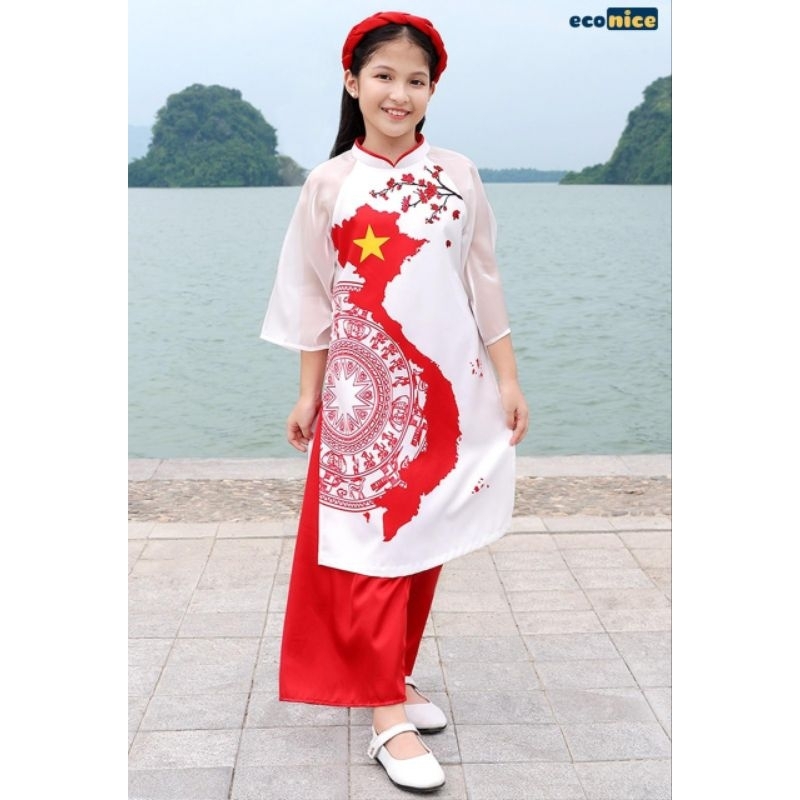 Áo dài cách tân in hình bản đồ, trống đồng Việt Nam