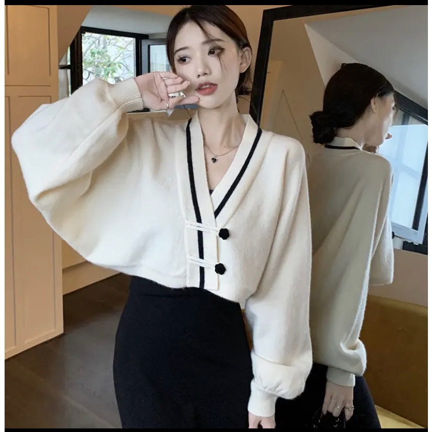 Áo Khoác Len Nữ Croptop Cúc Hoa Cánh Dơi michie.house Phối Viền Kiểu Cách Thu Đông - A354