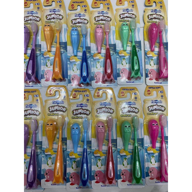 Bàn chải cho bé trên 3 tuổi Formula Junior Walrus lông siêu mềm