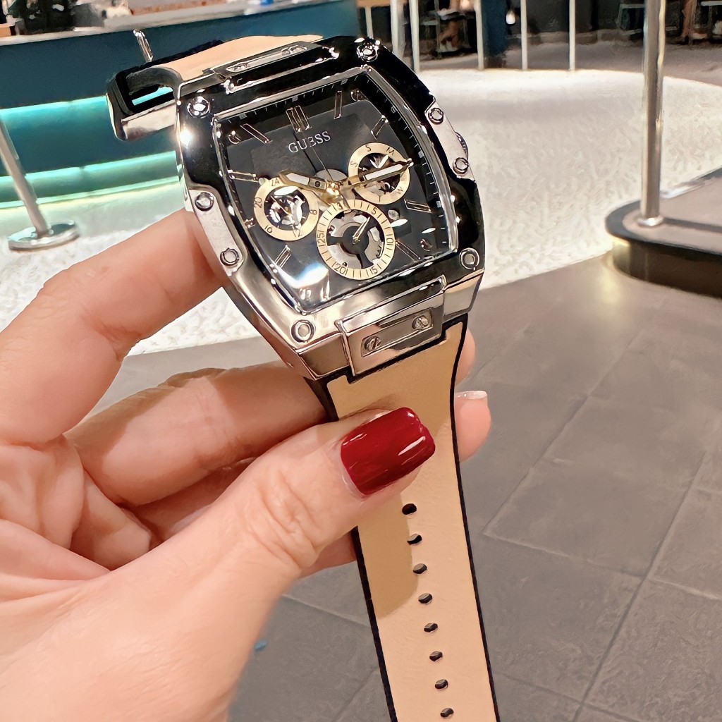 Đồng Hồ Nam Guess GW0202G3 Dây Da 43x51mm