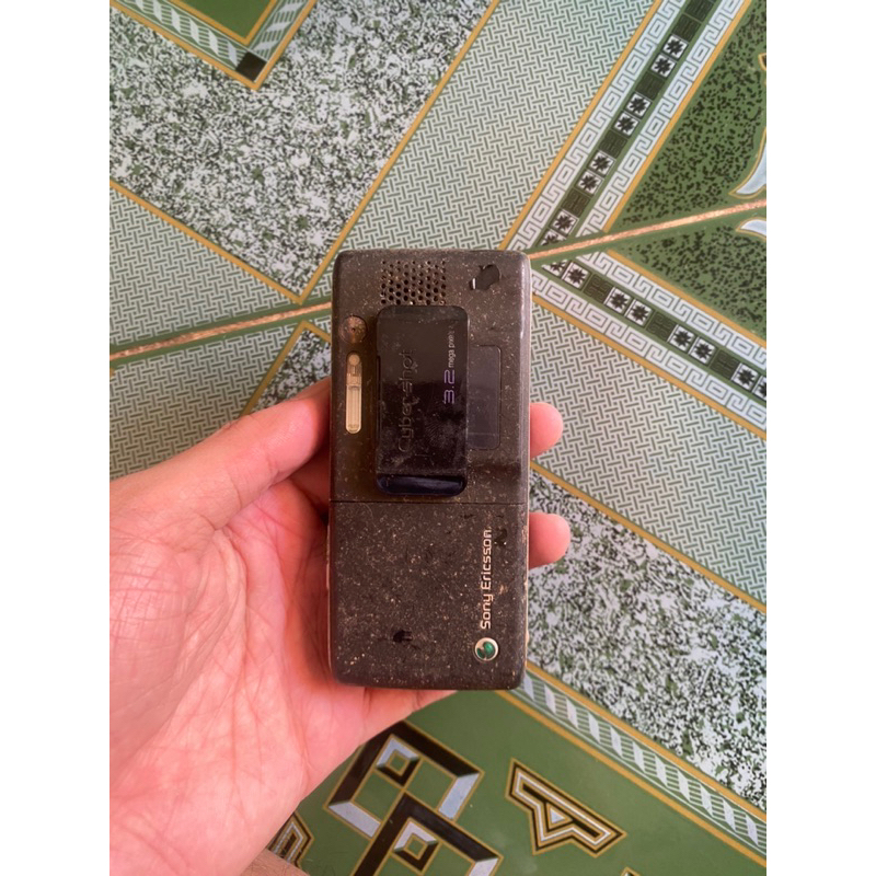 Xác điện thoại Sony Ericsson K800i màn trắng