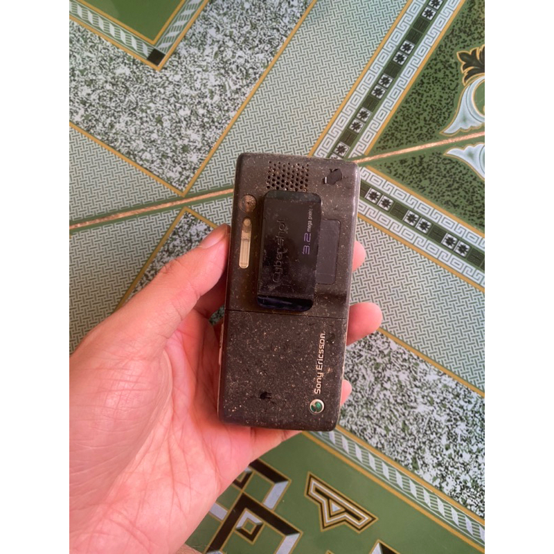 Xác điện thoại Sony Ericsson K800i màn trắng