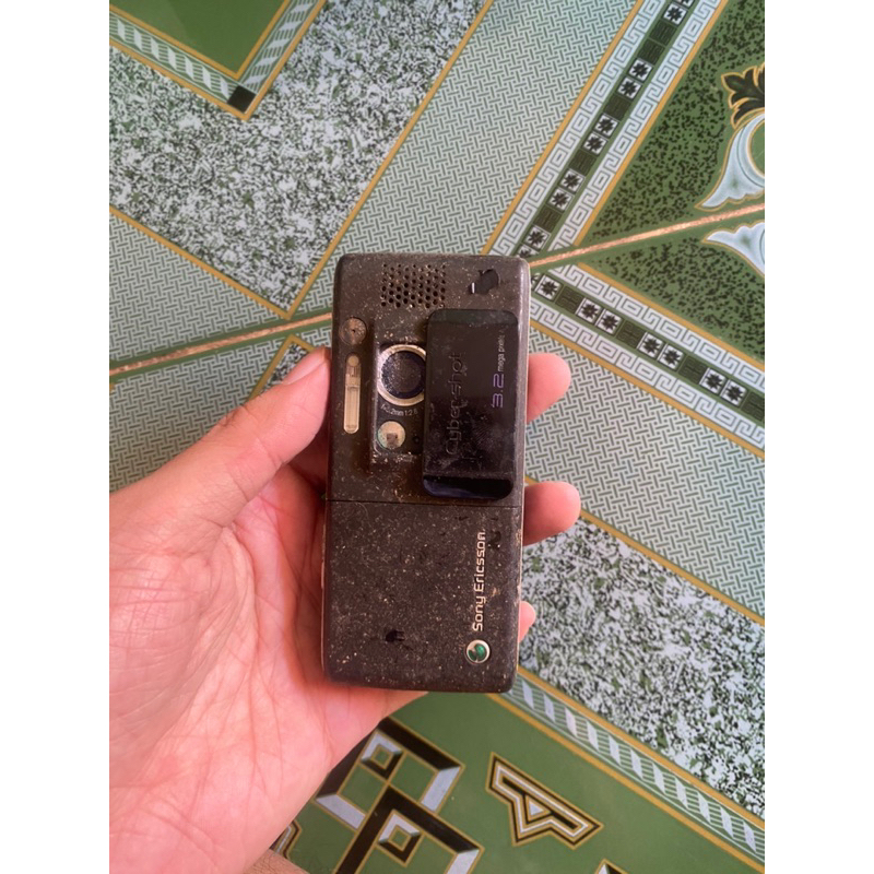 Xác điện thoại Sony Ericsson K800i màn trắng