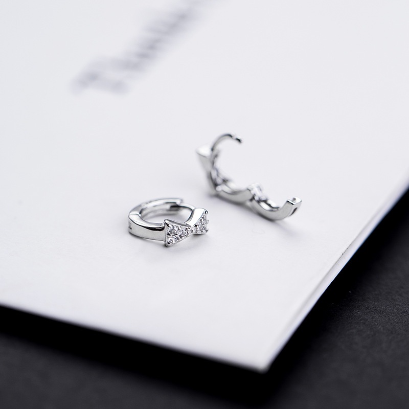 Khuyên tai nơ tròn chốt bấm đơn giản thiết kế cực xinh