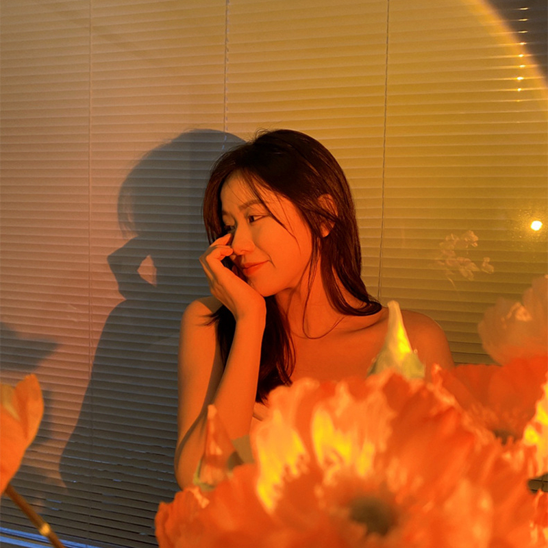 Đèn Hoàng Hôn Phi Hành Gia 16 Màu Sạc Pin 5w Đèn LED Phi Hành Gia Selfie Chụp Ảnh Quay Video Decor PHG