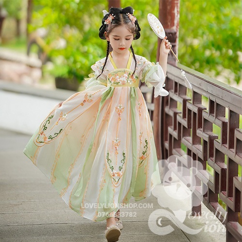 Hán phục màu vàng xanh thêu hoa cho bé gái