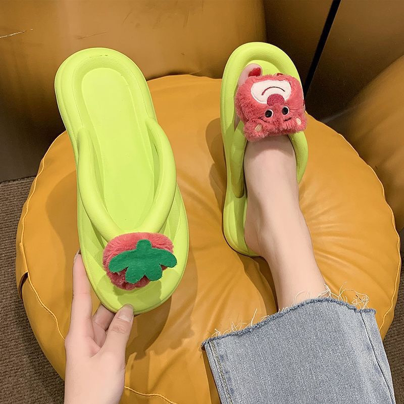 Dép kẹp gấu dâu hotrend đang làm mưa làm gió dép tông gấu dâu