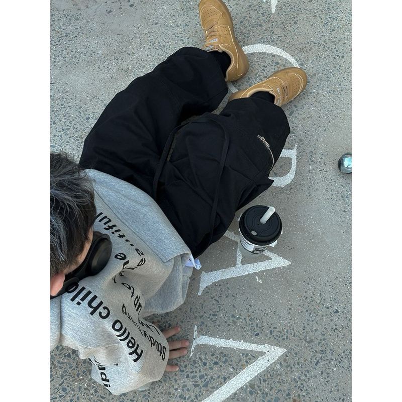 QUẦN JOGGER KAKI ĐEN CÓ LÓT BÔNG MỀM MỊN PHỐI PHỐI KHOÁ VÀ DÂY CHO BÉ TRAI BÉ GÁI