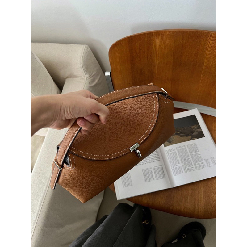 TÚI DA BÒ CAO CẤP KHOÁ T | SALT DÉ STUDIO