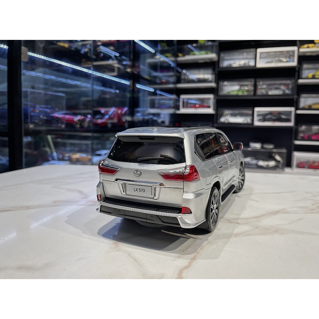 XE MÔ HÌNH LEXUS LX570 SUPER SPORT SILVER,TỶ LỆ 1/18 LCD MODEL