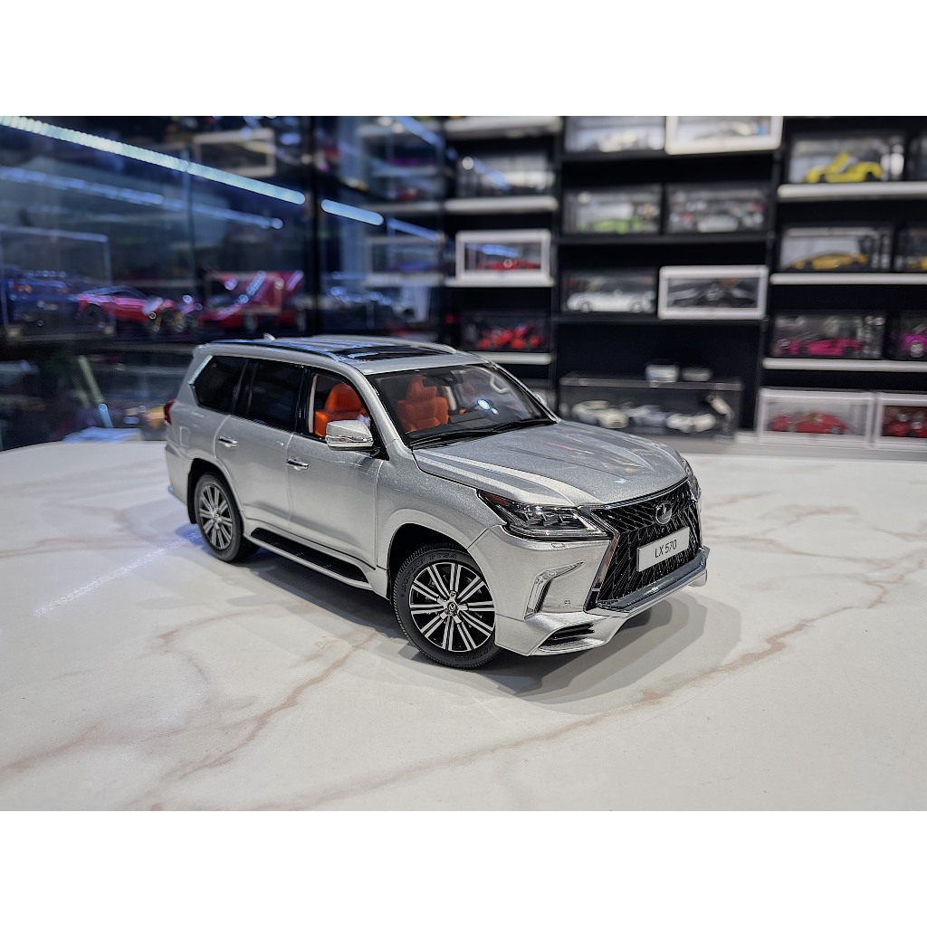 XE MÔ HÌNH LEXUS LX570 SUPER SPORT SILVER,TỶ LỆ 1/18 LCD MODEL