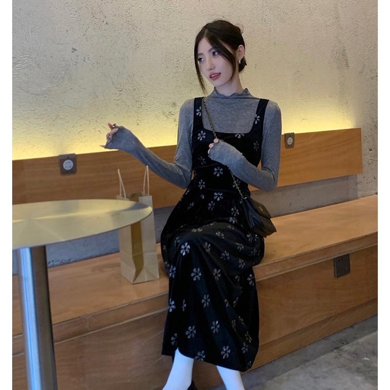 Set áo len mỏng cổ nhún bèo 3p mix váy yếm hai dây nhung hoạ tiết hoa nhí phong cách retro dáng xoè cho nữ 2023