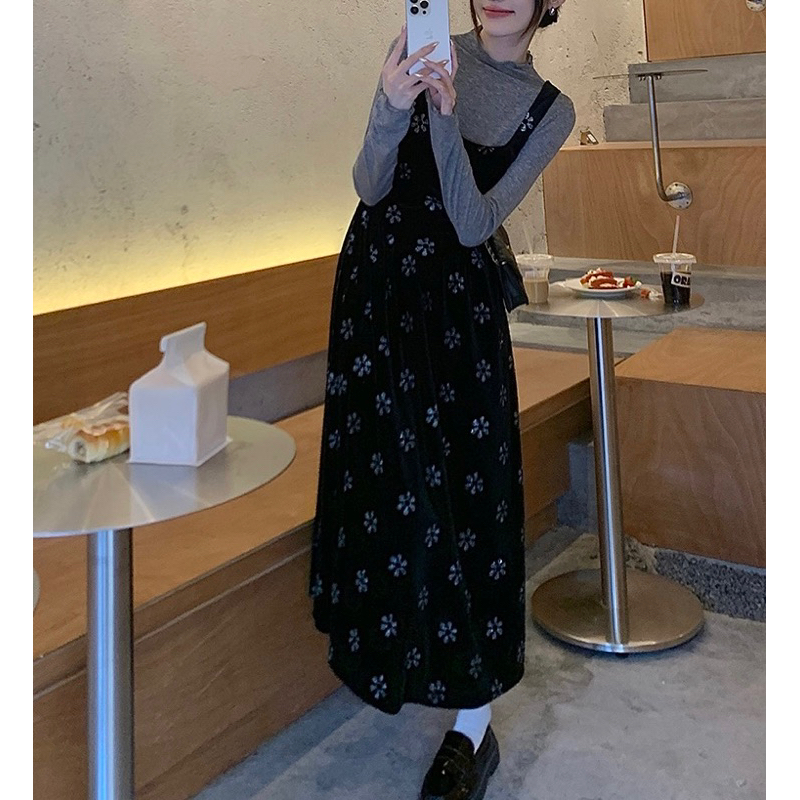 Set áo len mỏng cổ nhún bèo 3p mix váy yếm hai dây nhung hoạ tiết hoa nhí phong cách retro dáng xoè cho nữ 2023