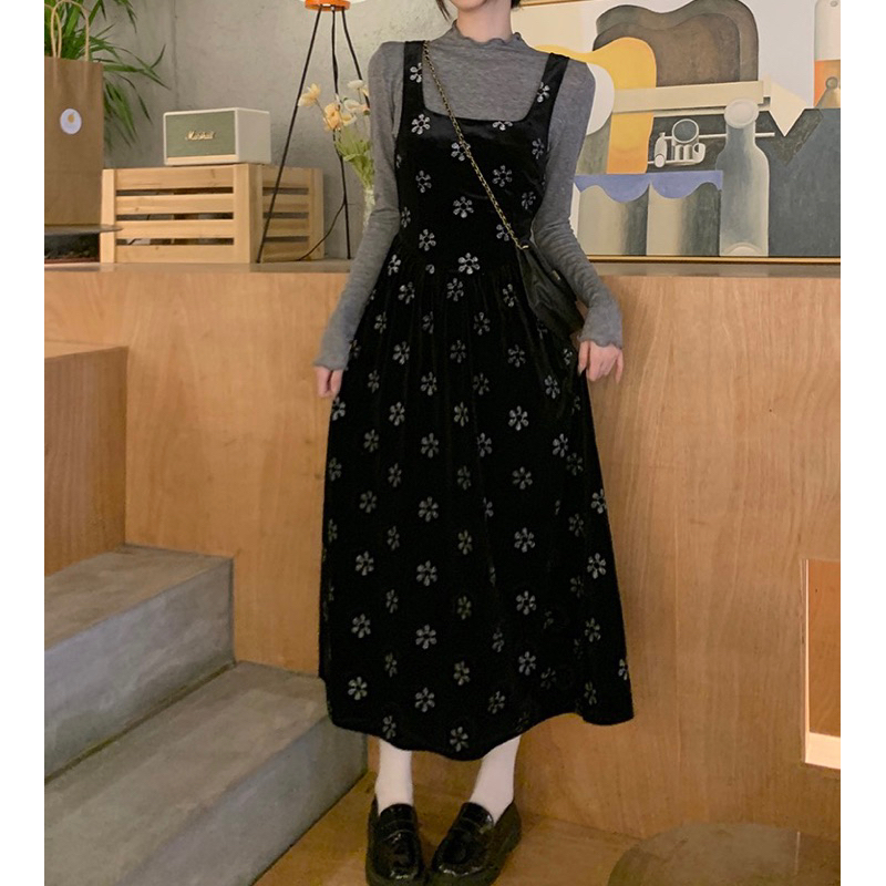 Set áo len mỏng cổ nhún bèo 3p mix váy yếm hai dây nhung hoạ tiết hoa nhí phong cách retro dáng xoè cho nữ 2023