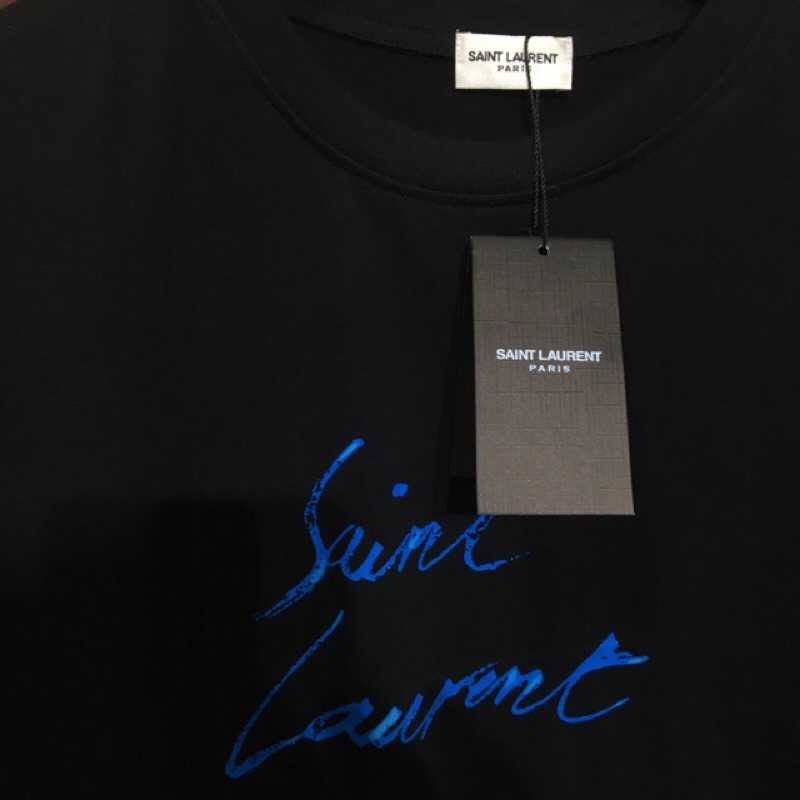 Áo  thun đen mỏng chữký