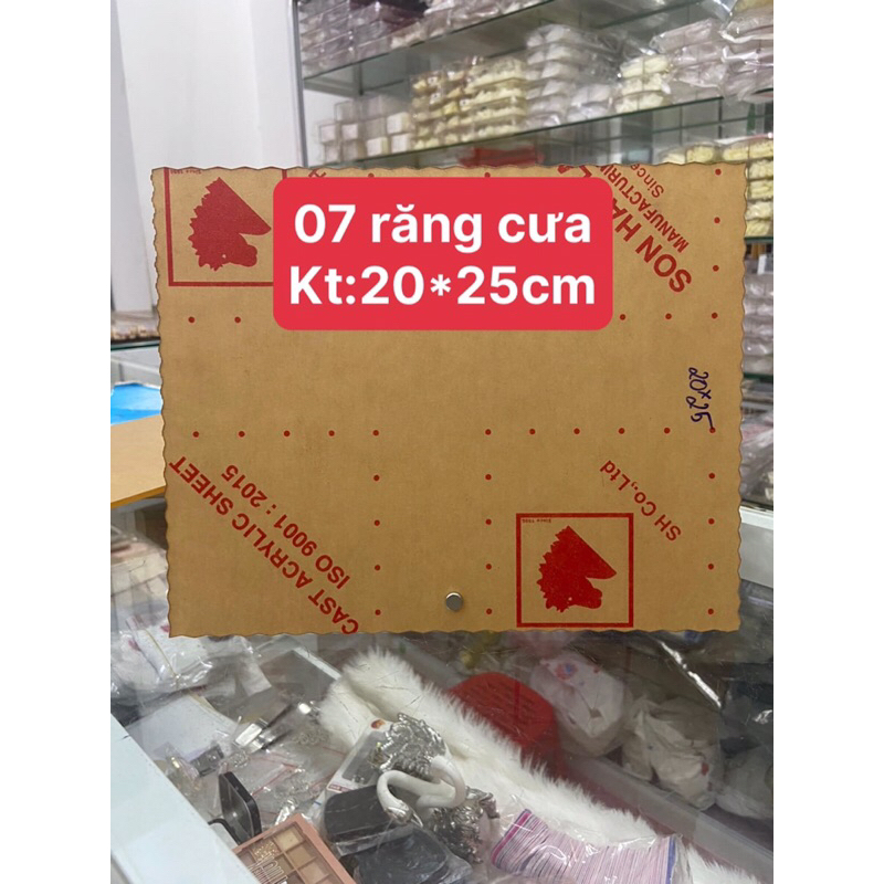 Bảng mica trưng mẫu đủ kích thước